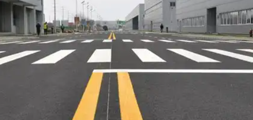 蘇州工廠車間劃線施工選哪家？專業(yè)團(tuán)隊(duì)助力工廠規(guī)范生產(chǎn)